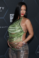 photo 5 in Rihanna gallery [id1297634] 2022-02-21