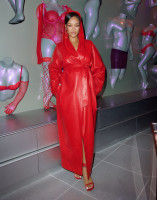 photo 9 in Rihanna gallery [id1297850] 2022-02-21