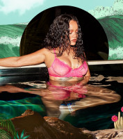 photo 7 in Rihanna gallery [id1222330] 2020-07-17