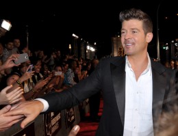 Robin Thicke photo #