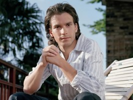 Santiago Cabrera photo #