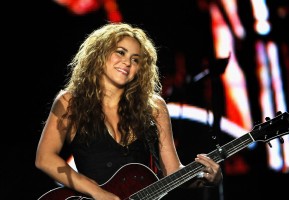 photo 25 in Shakira gallery [id117224] 2008-11-24