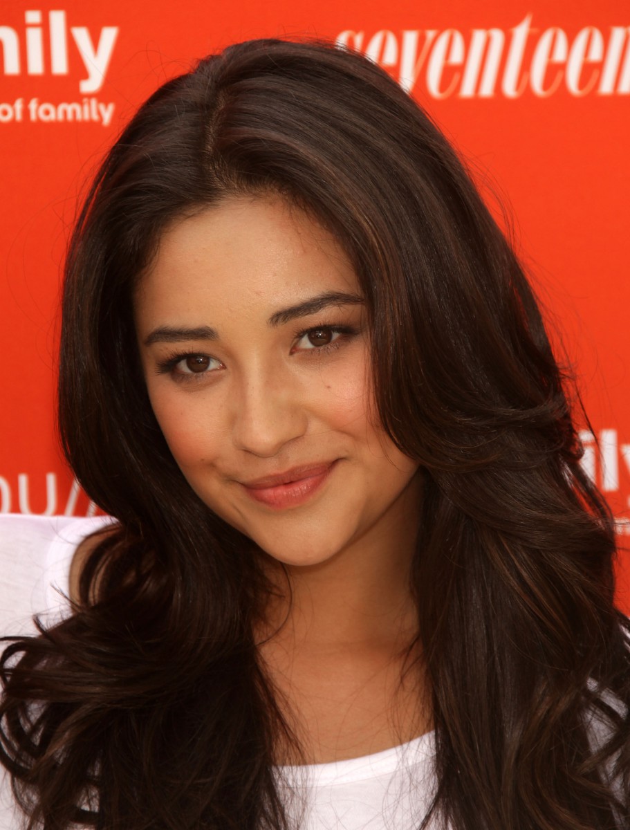 Shay Mitchell: pic #408000