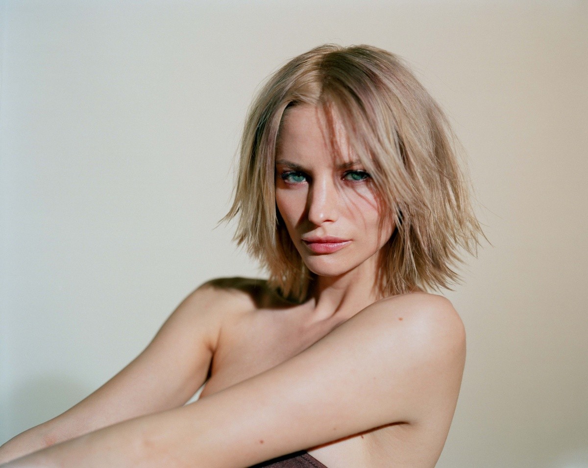 Sienna Guillory: pic #243977