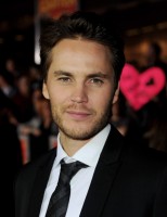 Taylor Kitsch photo #