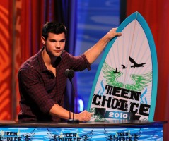 photo 23 in Taylor Lautner gallery [id276414] 2010-08-10