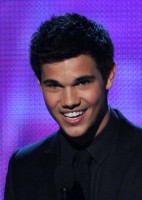 photo 9 in Taylor Lautner gallery [id325425] 2011-01-11