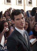 photo 5 in Taylor Lautner gallery [id266850] 2010-06-25