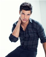 photo 17 in Taylor Lautner gallery [id195418] 2009-11-05