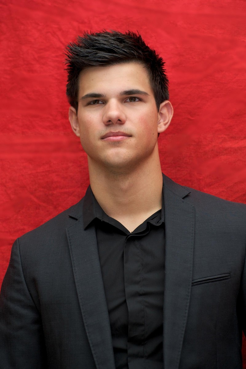 Taylor Lautner: pic #312143