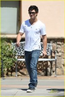photo 18 in Taylor Lautner gallery [id290770] 2010-09-27