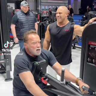 Arnold Schwarzenegger instagram pic #462036