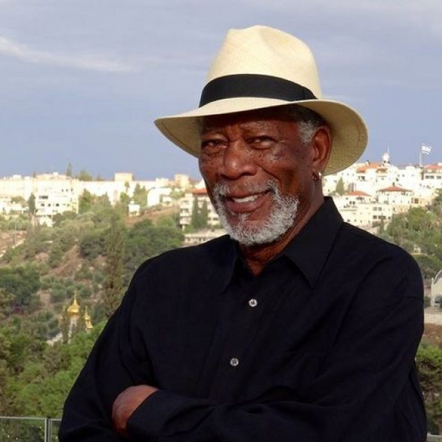 Actor Morgan Freeman turned 50 hectares of his ranch in a reserve for bees