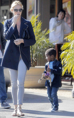 Charlize Theron pic #743288
