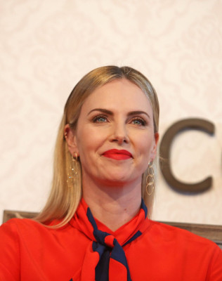 Charlize Theron pic #1022201