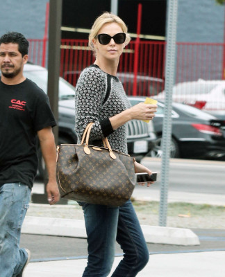 Charlize Theron pic #777675