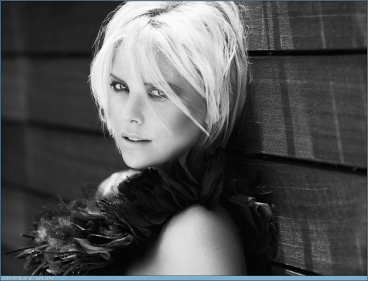 Charlize Theron pic #107591