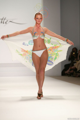 photo 18 in Cintia Dicker gallery [id722484] 2014-08-16 00:00:00