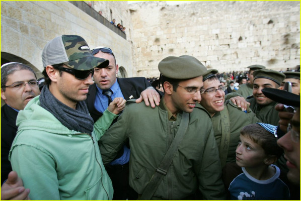 photo 25 in Enrique Iglesias gallery [id475039] 2012-04-14 00:00:00