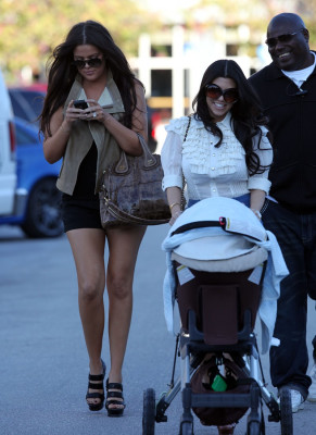 photo 29 in Kardashian gallery [id440641] 2012-02-06 00:00:00