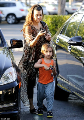 photo 17 in Khloe Kardashian gallery [id622230] 2013-08-01 00:00:00