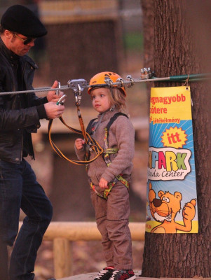 photo 16 in Shiloh Nouvel Jolie-Pitt gallery [id317526] 2010-12-23 00:00:00
