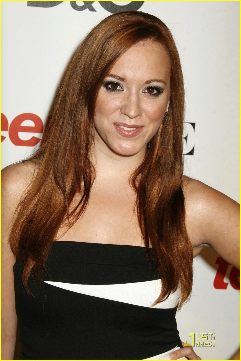 Andrea Bowen photo 2 of 37 pics, wallpaper photo 198932 ThePlace2