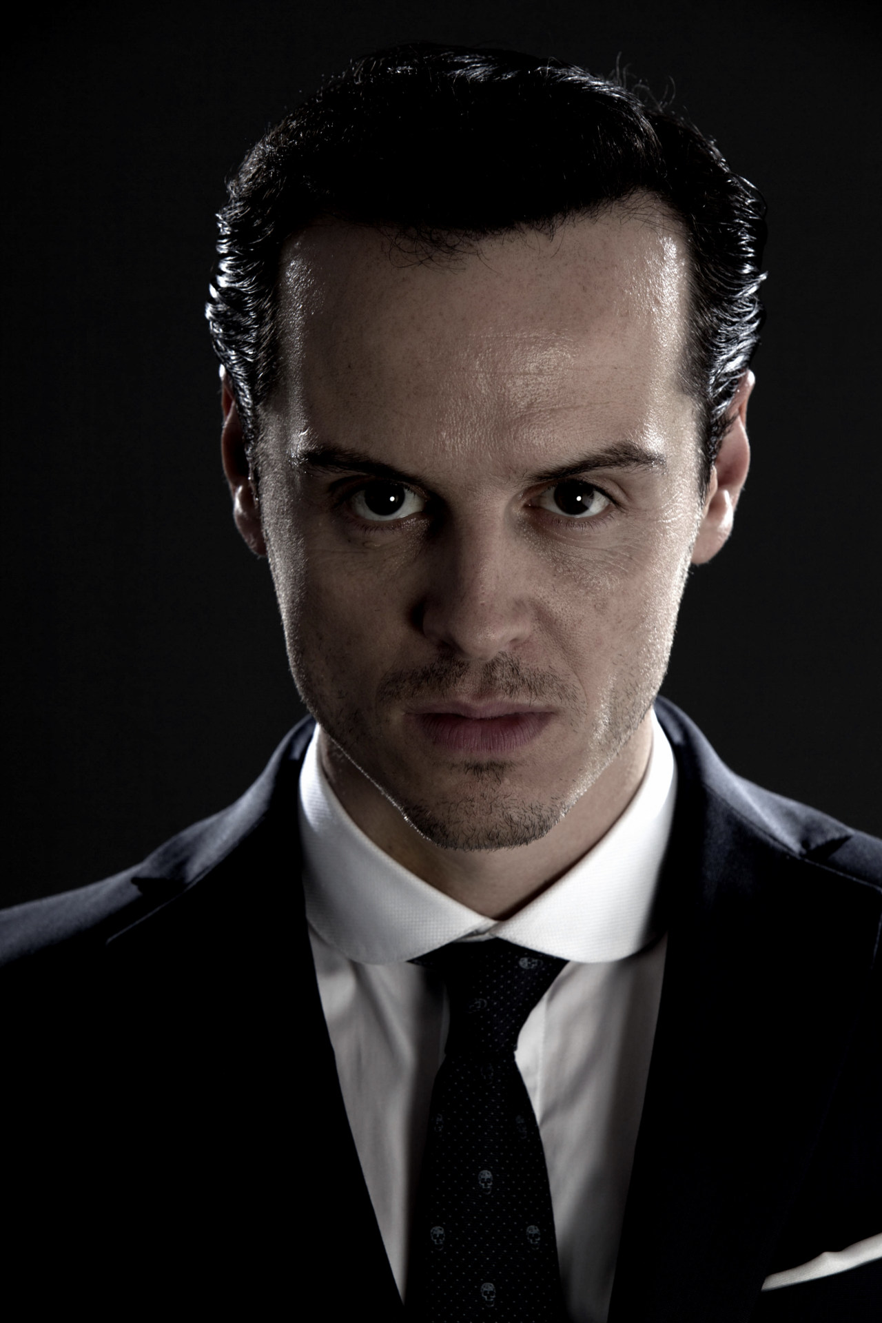 http://www.theplace2.ru/archive/andrew_scott/img/tumblr_lyqi2muVff1qc.jpg