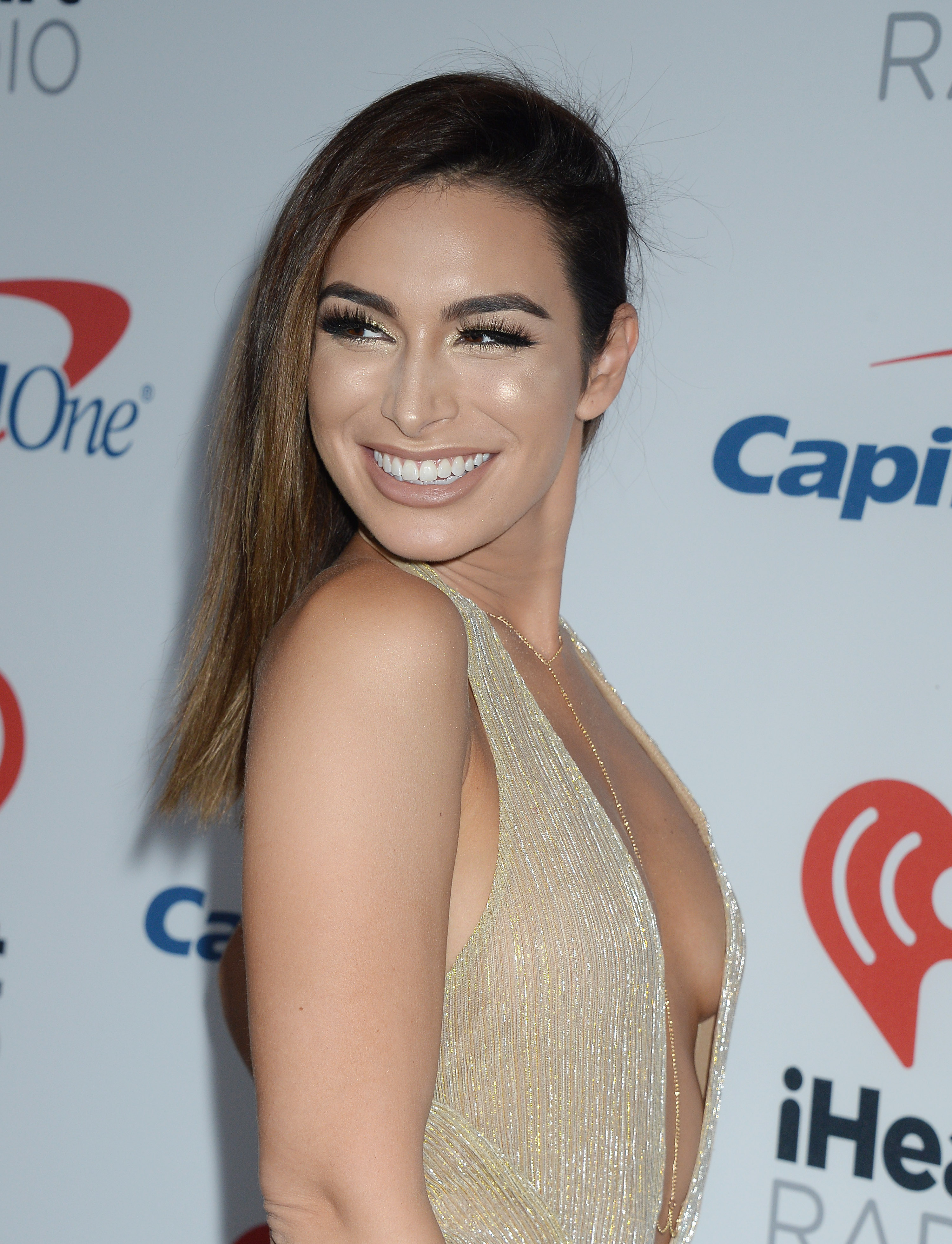 Ashley Iaconetti photo gallery - high quality pics of 