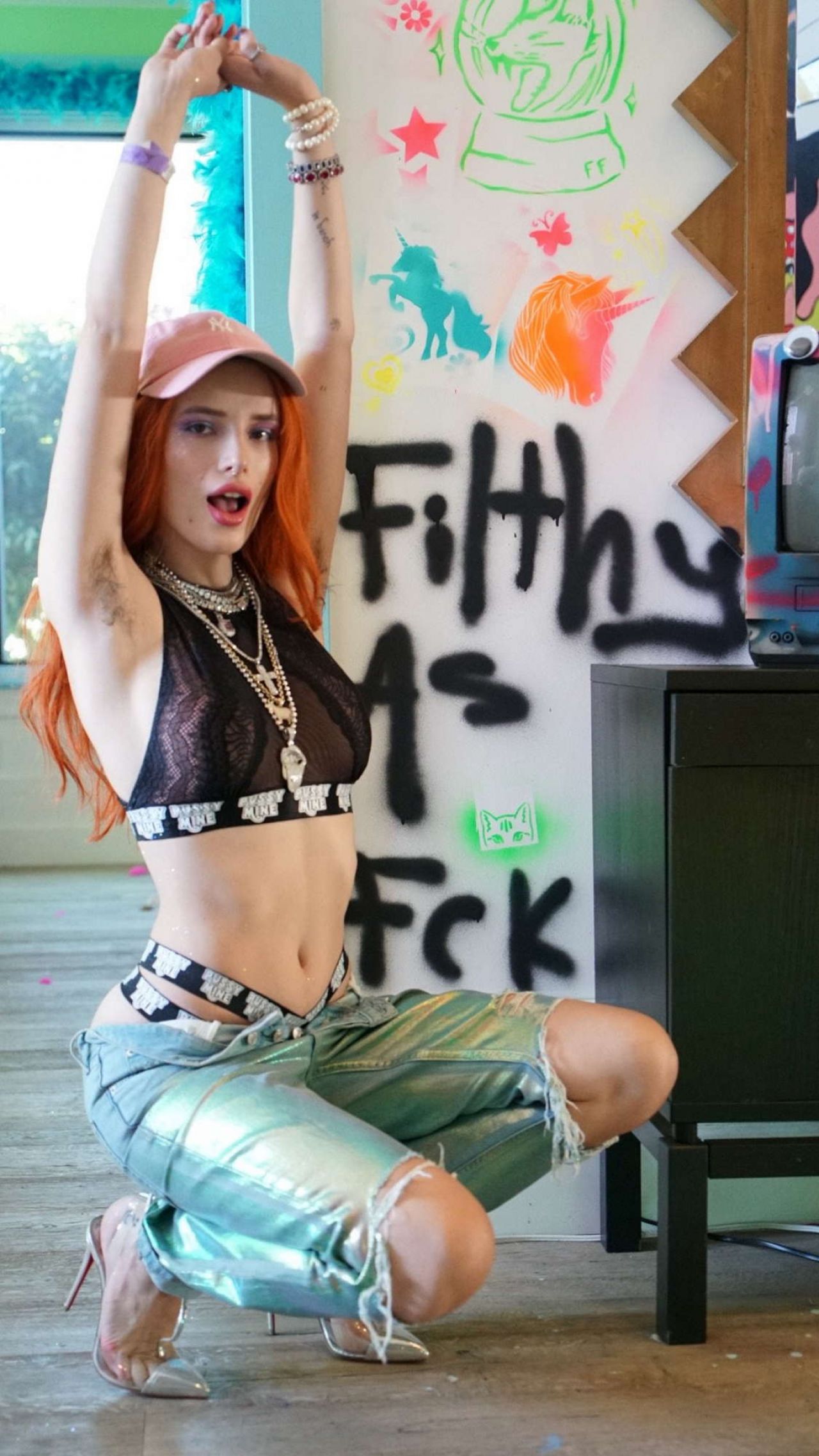 Bella thorne reddit