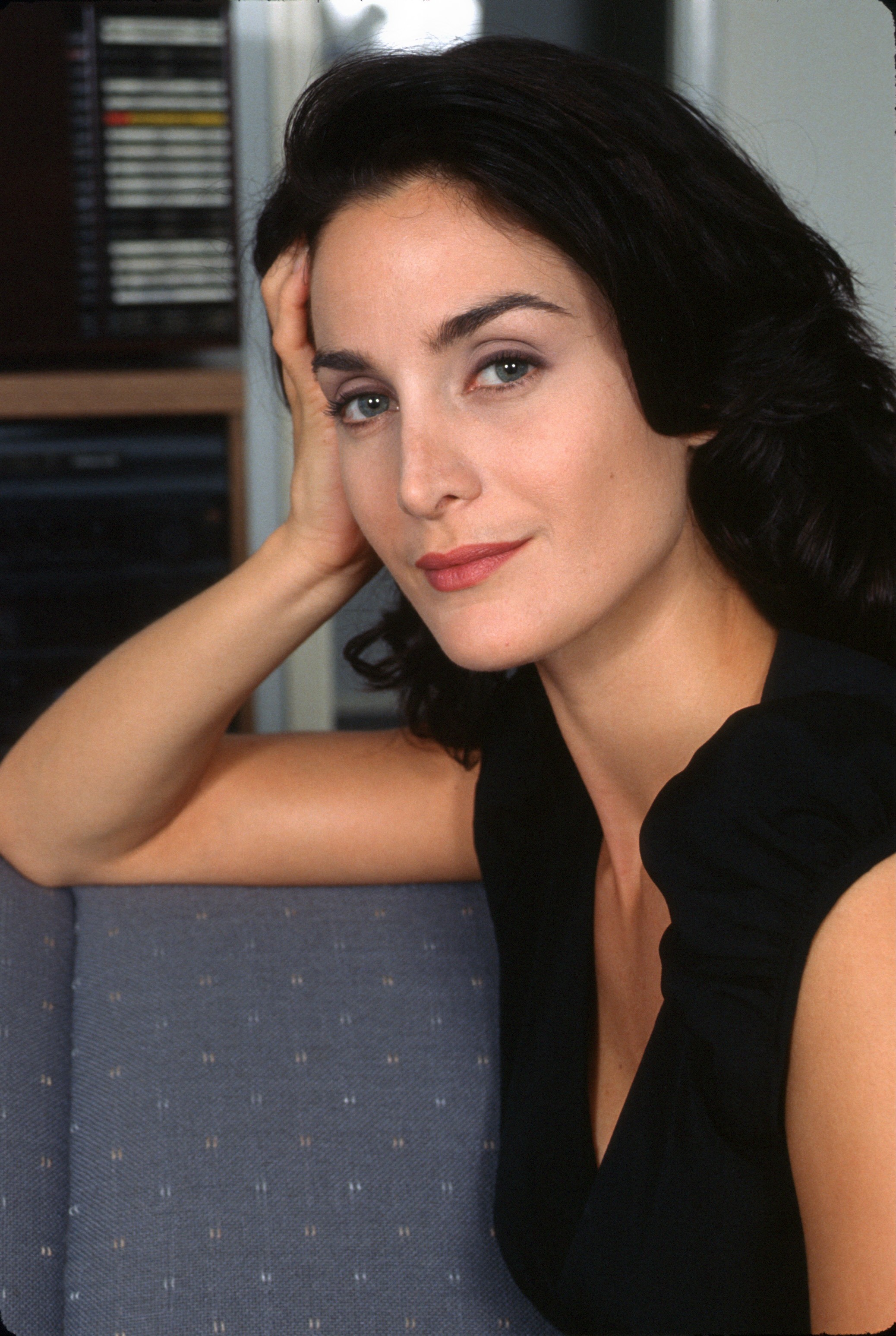 Carrie anne moss hot