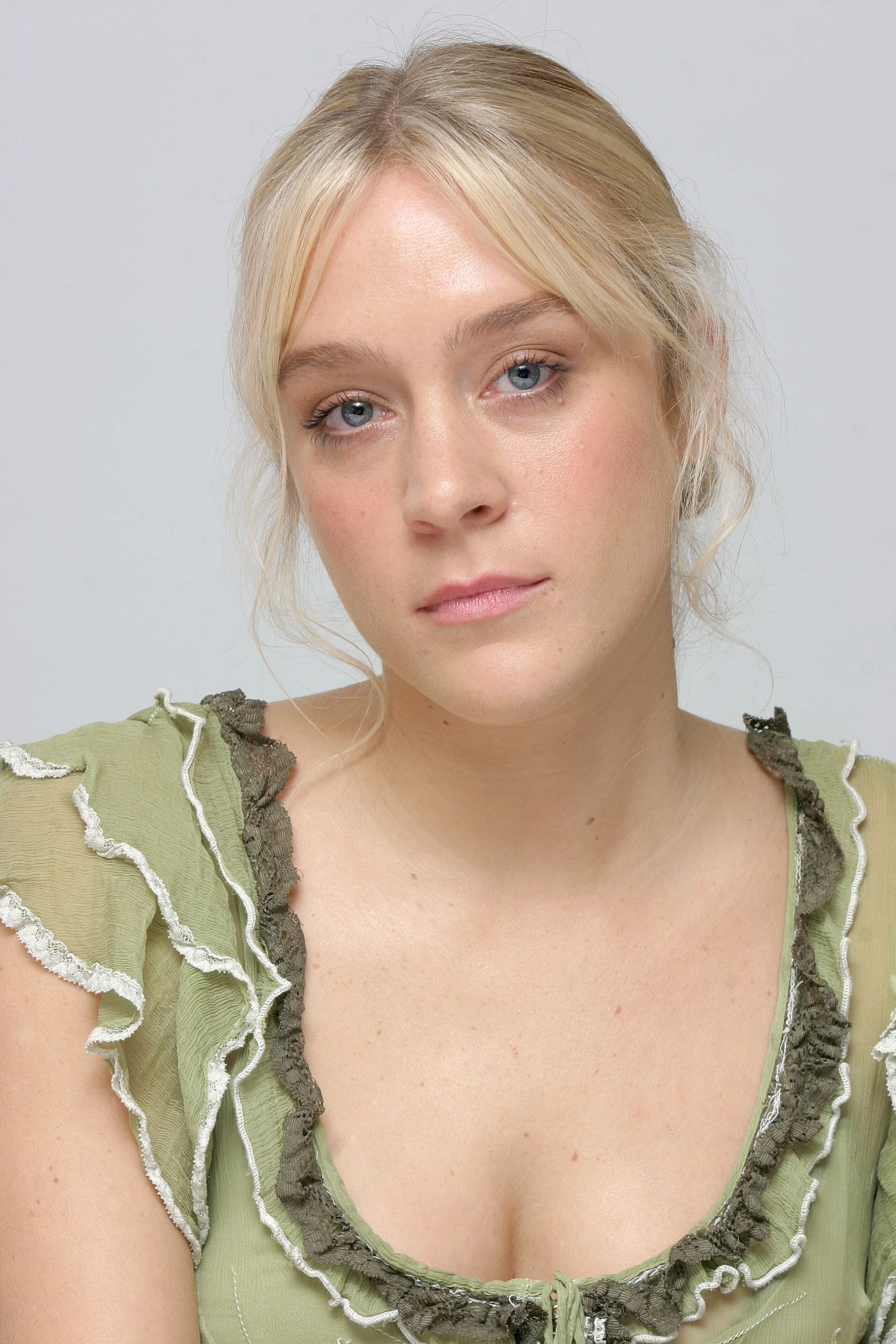 Chloe Sevigny Photo 132 Of 325 Pics, Wallpaper - Photo #571155 - ThePlace2