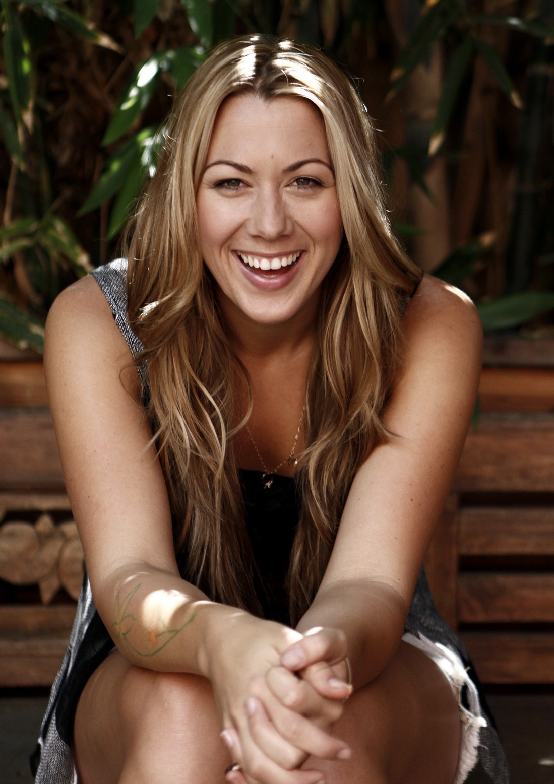 Colbie Caillat photo gallery.
