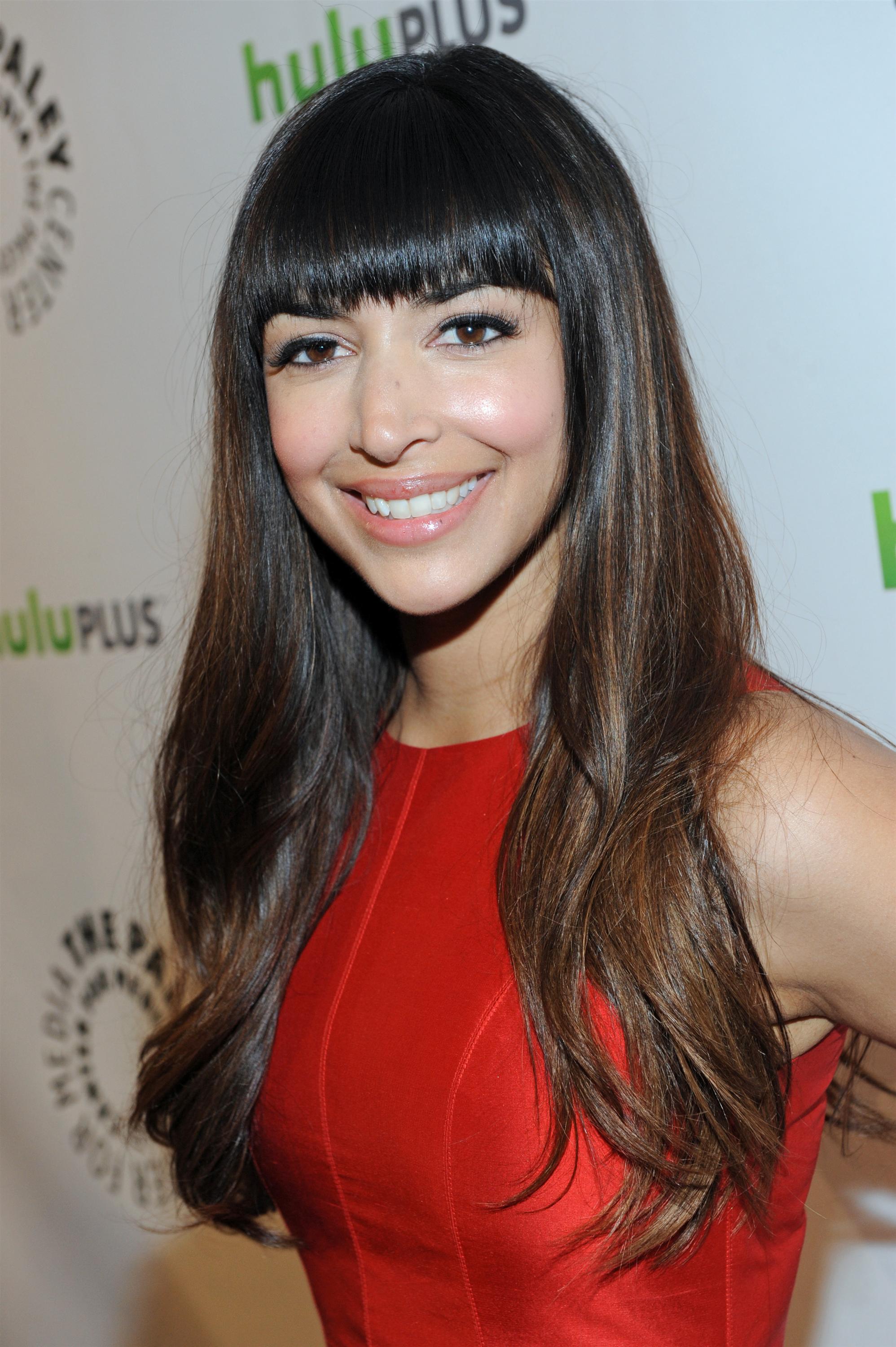 Hannah Simone photo 10 of 59 pics, wallpaper - photo #573457 - ThePlace2