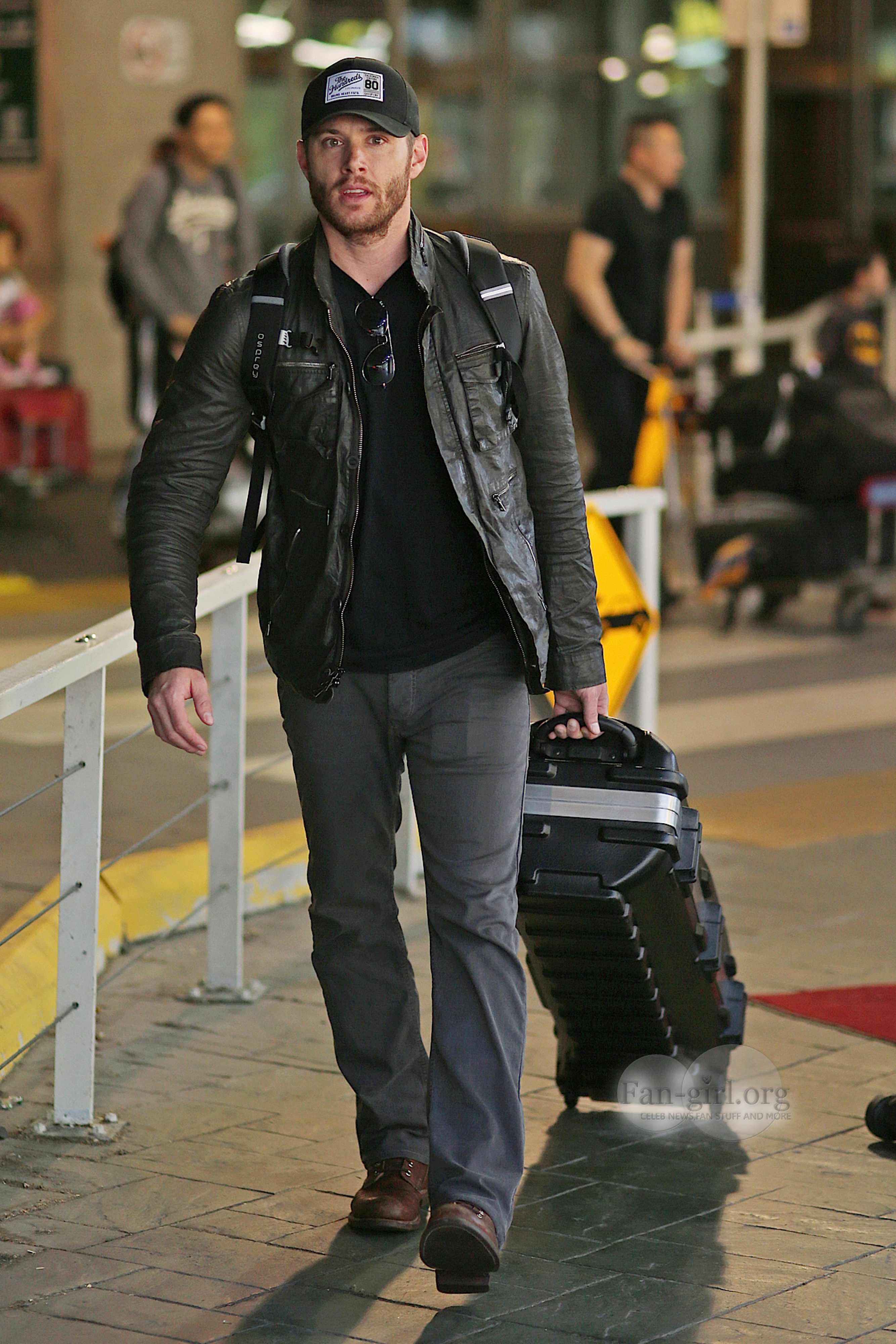 Jensen Ackles photo gallery.