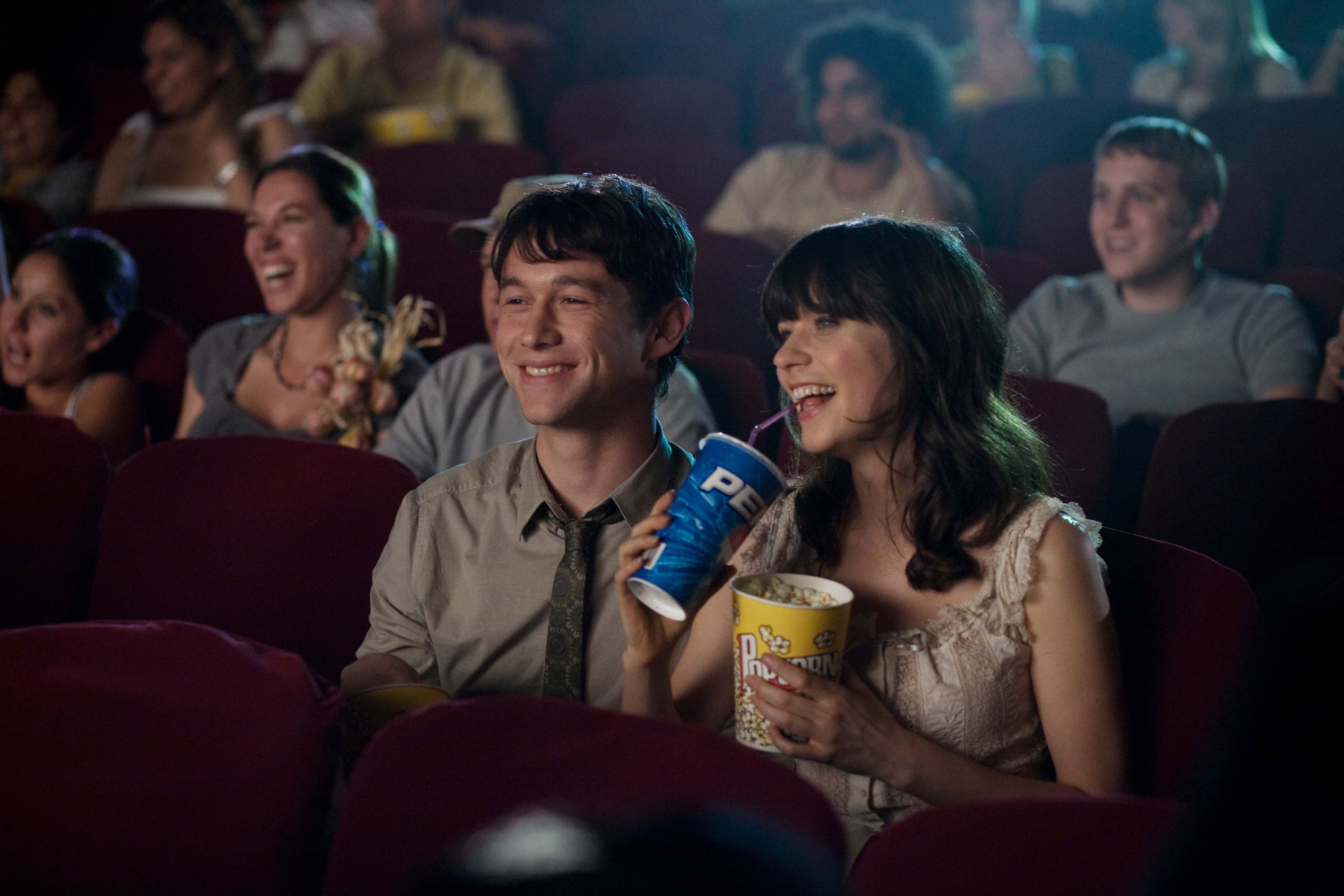 There are 214 more pics in the Joseph Gordon-Levitt photo gallery. 