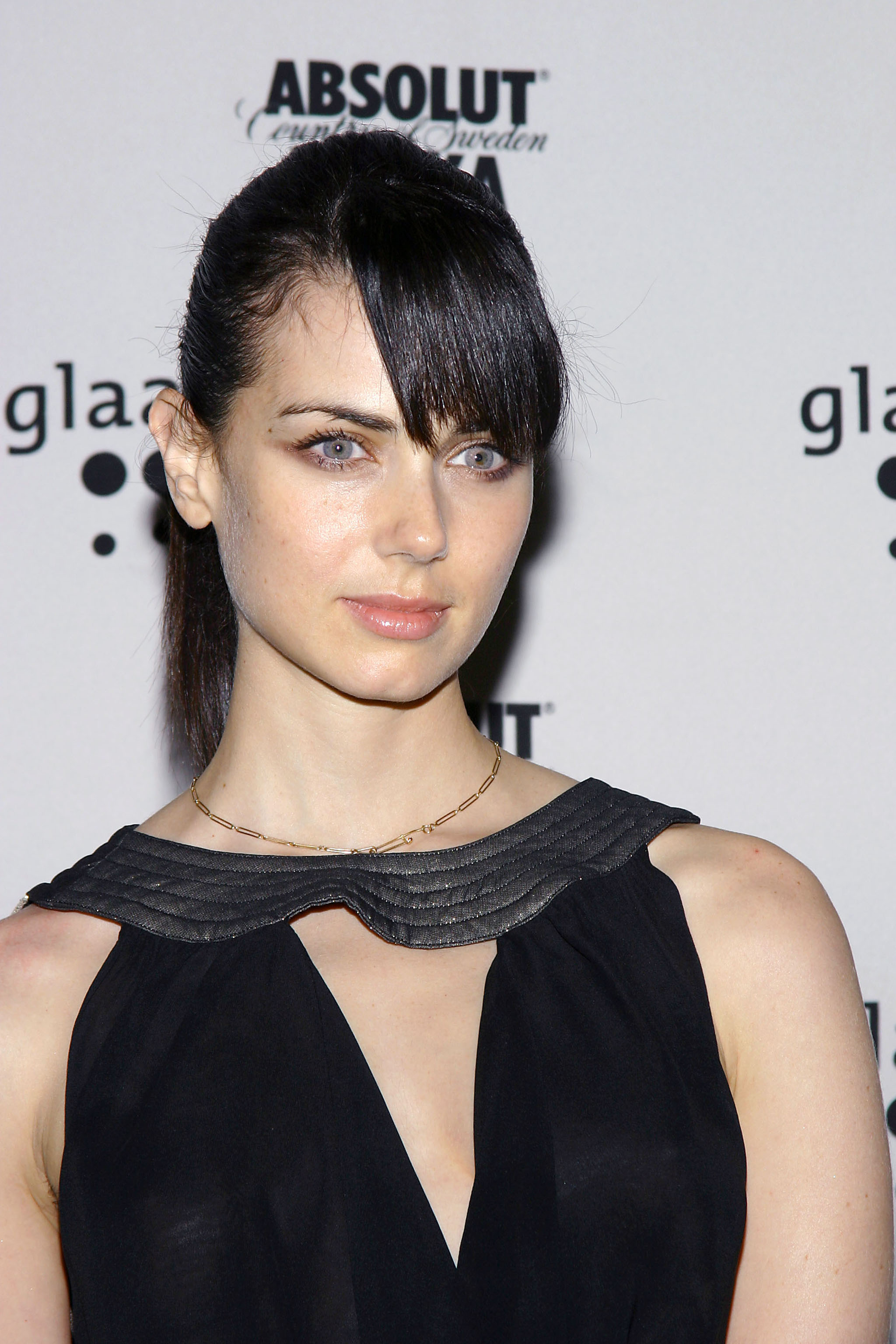 Mia Kirshner photo 17 of 121 pics, wallpaper - photo #45975 - ThePlace2