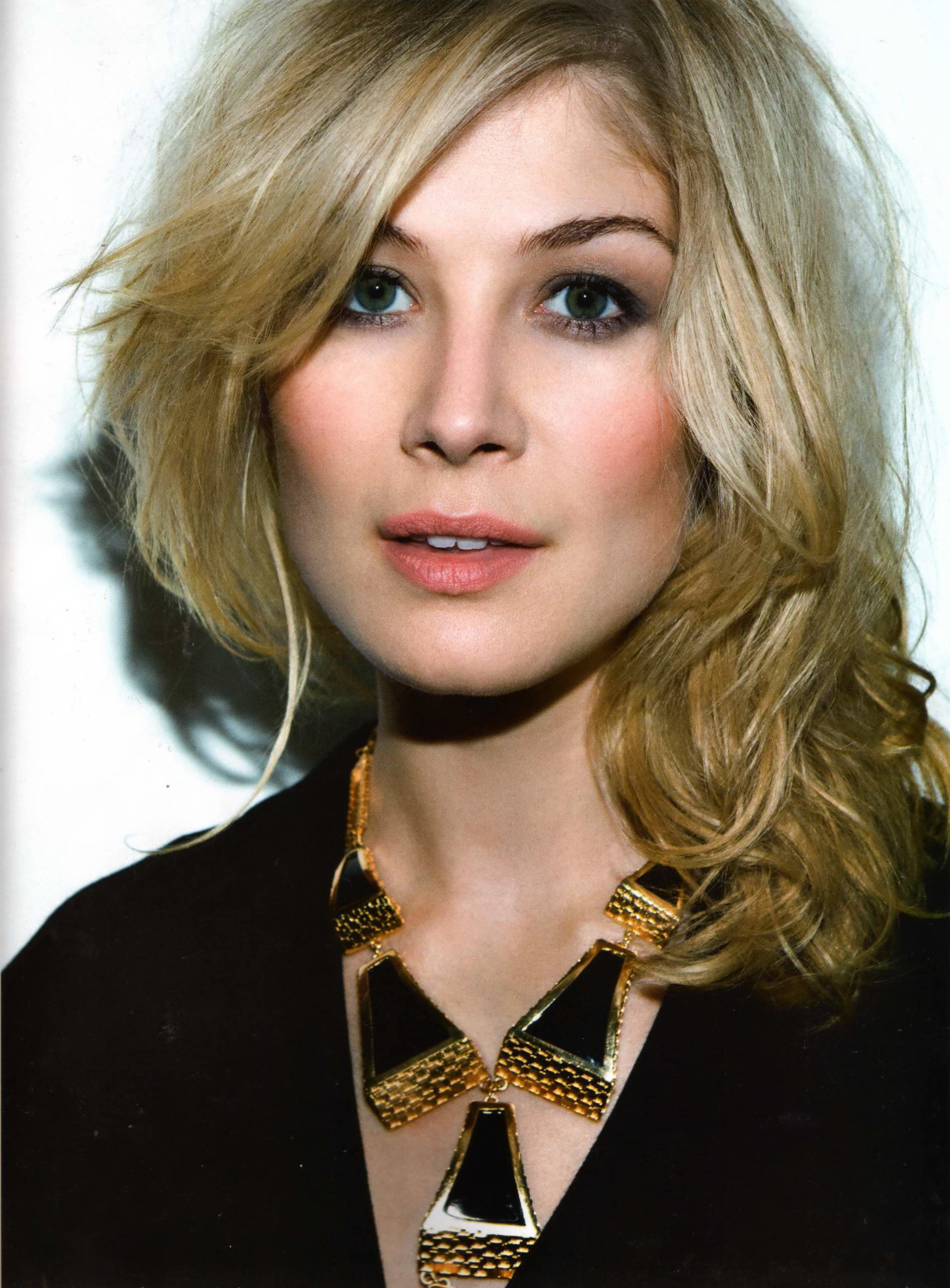 Rosamund Pike Rosamund Pike photo 196 of 683 pics, wallpaper - photo #558741 - ThePlace2