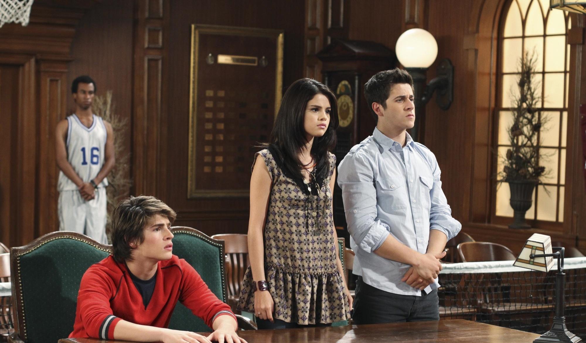 There are 13225 more pics in the Selena Gomez photo gallery. 
