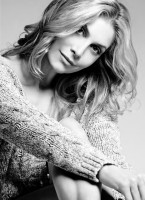 Elizabeth Mitchell photo #