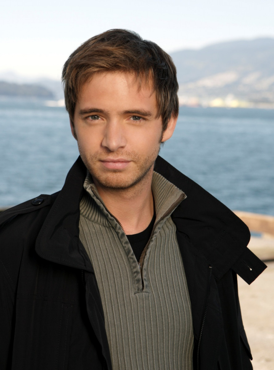 Aaron Stanford: pic #934341
