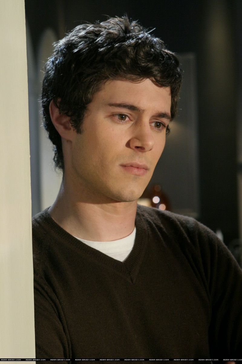 Adam Brody: pic #189309