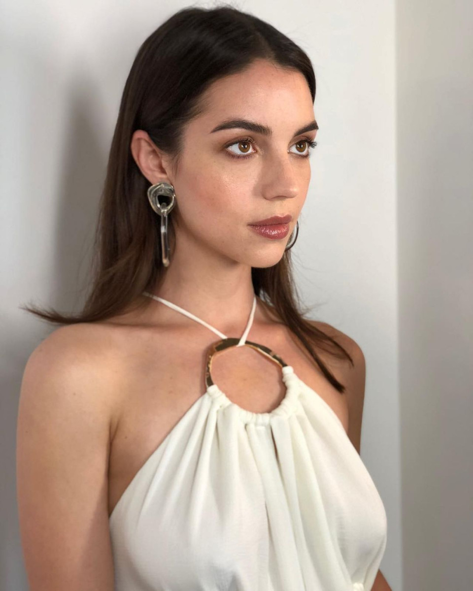 Adelaide Kane: pic #1093022