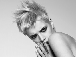 Agyness Deyn photo #