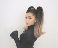 Ariana Grande photo #