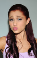 Ariana Grande photo #