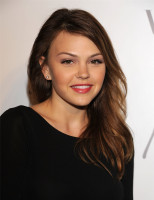 Aimee Teegarden photo #