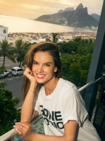 Alessandra Ambrosio pic #1327568