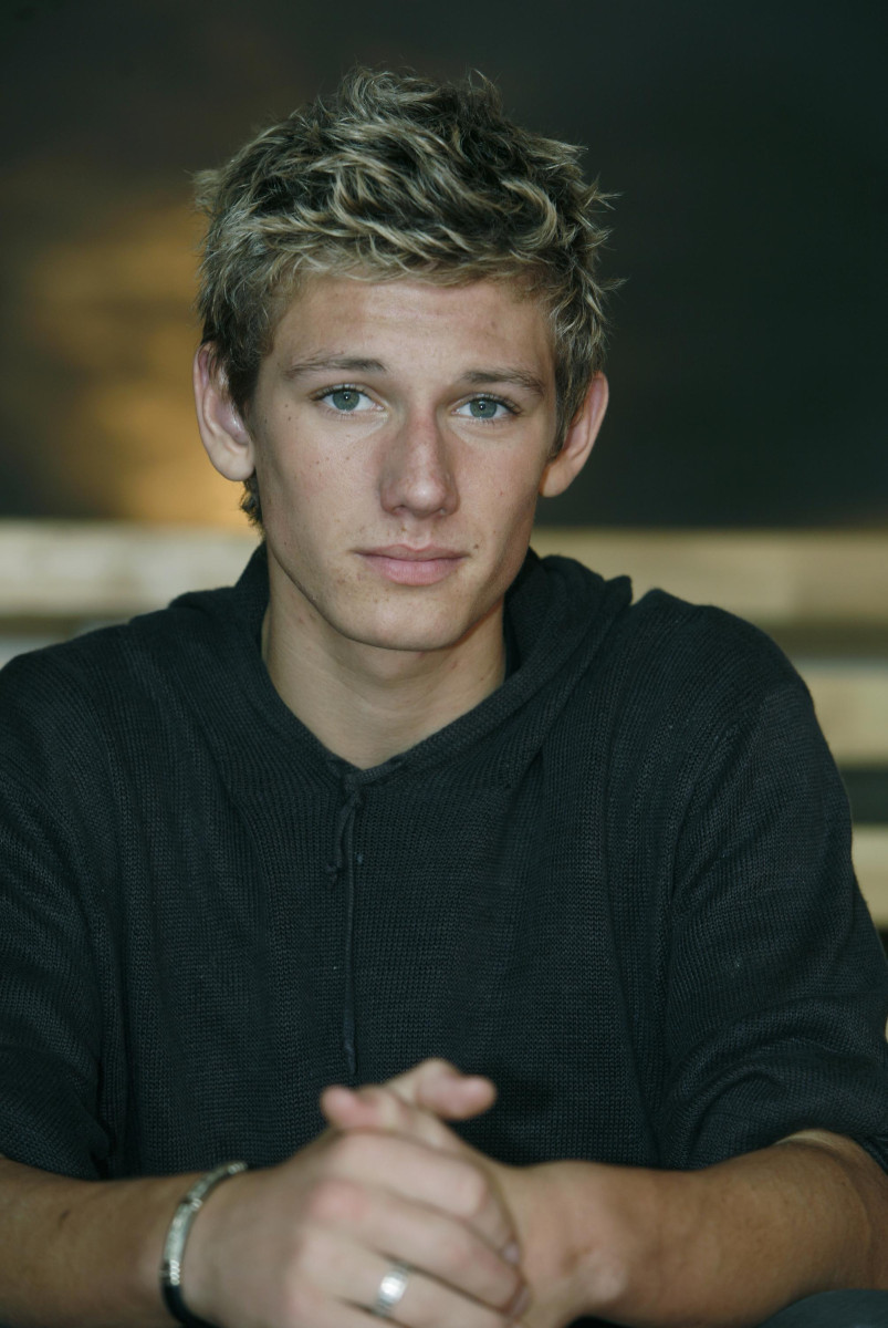 Alex Pettyfer photo 12 of 76 pics, wallpaper photo 238933 ThePlace2