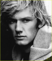 Alex Pettyfer photo #